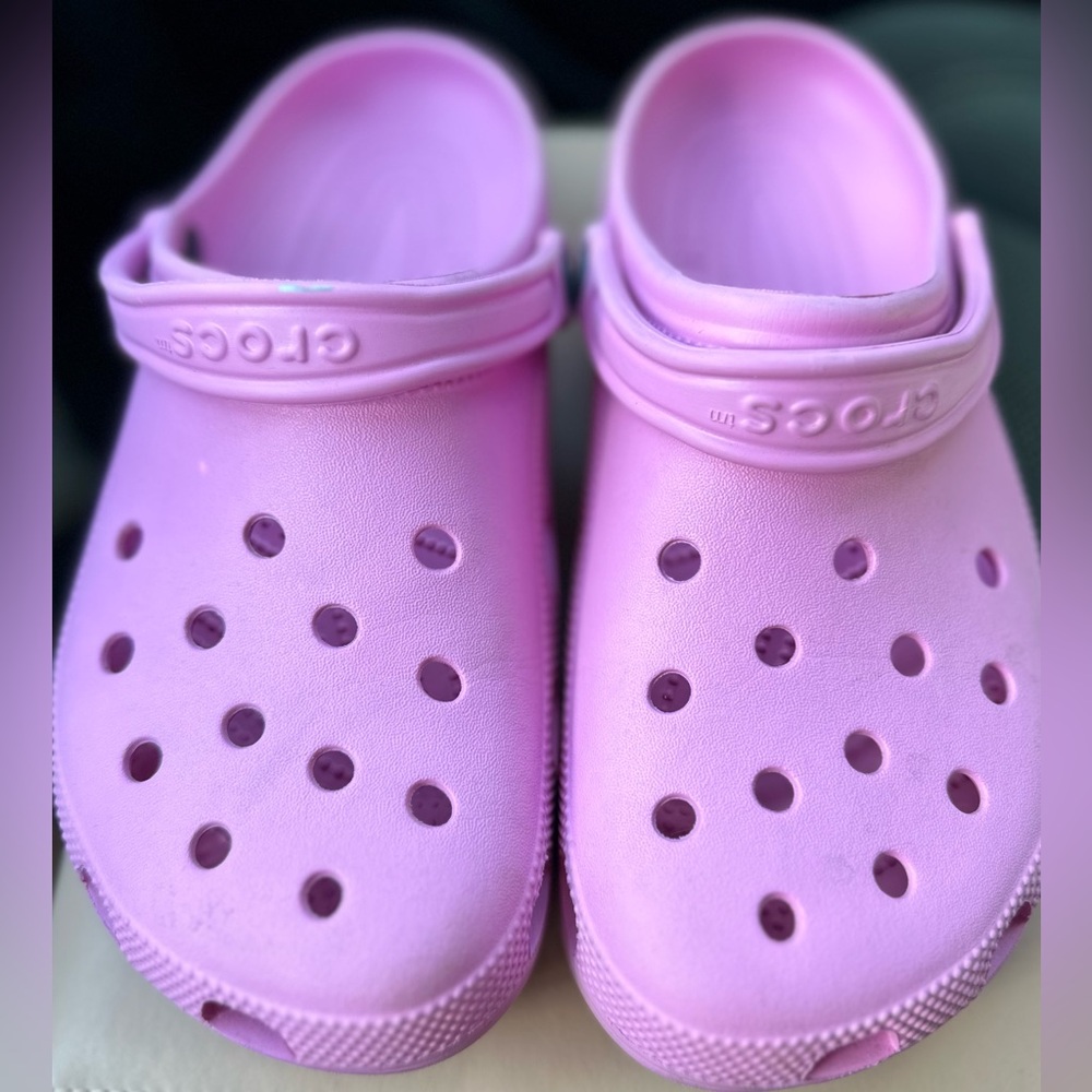 Pink Crocs, EUC, M9/W11
